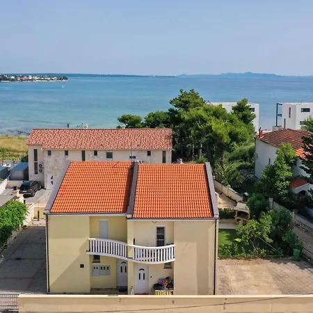 Apartment Mirta *