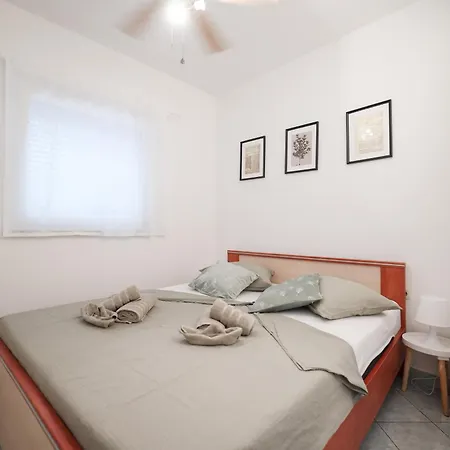 Apartment Mirta *